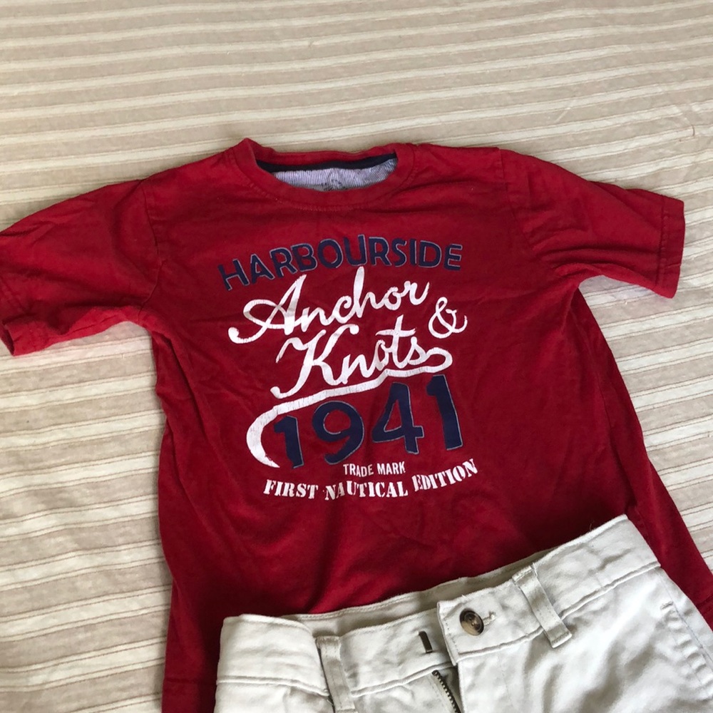 Boy T-shirt red size 6